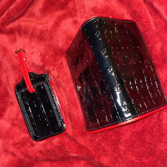 Luxury black red trim clover embossed leather passport holder luggage tag set - Picture 5 of 10